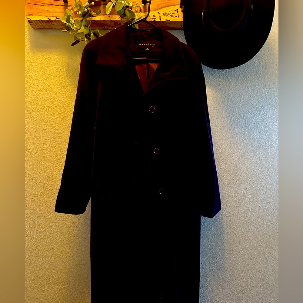 Gallery  coat.